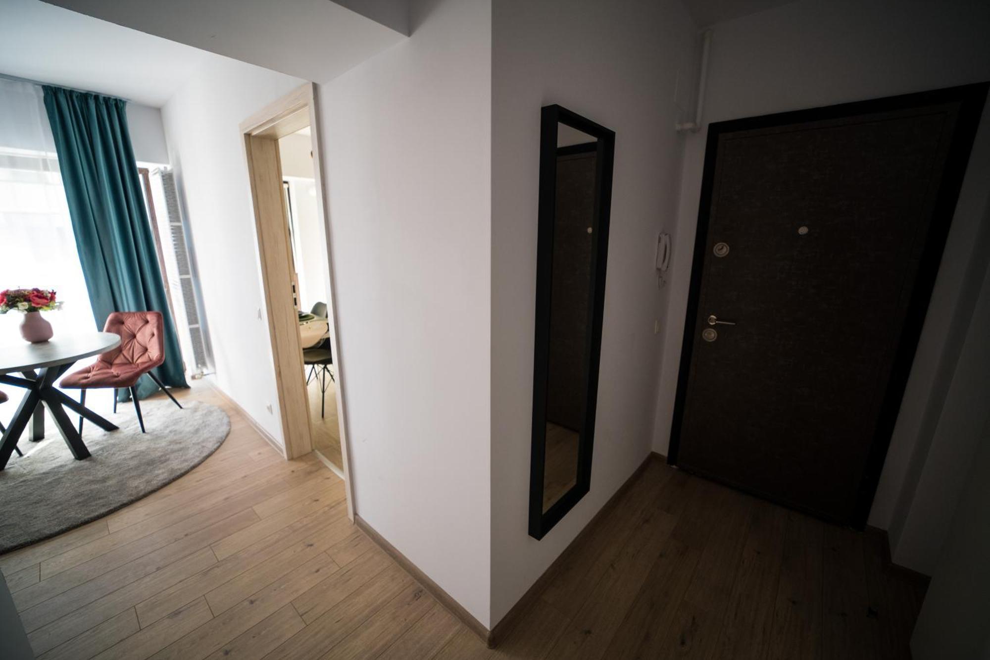 Garsoniera Turquoise Rezidential Moghioros Park Apartment